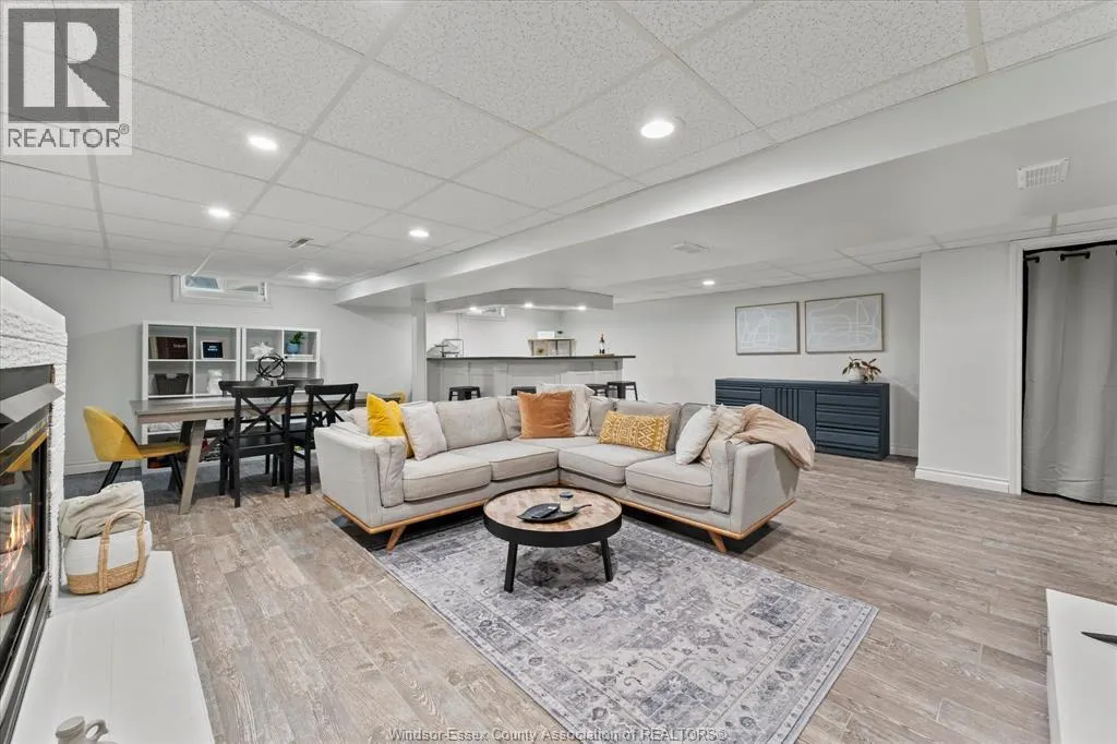 3425 Roxborough BOULEVARD