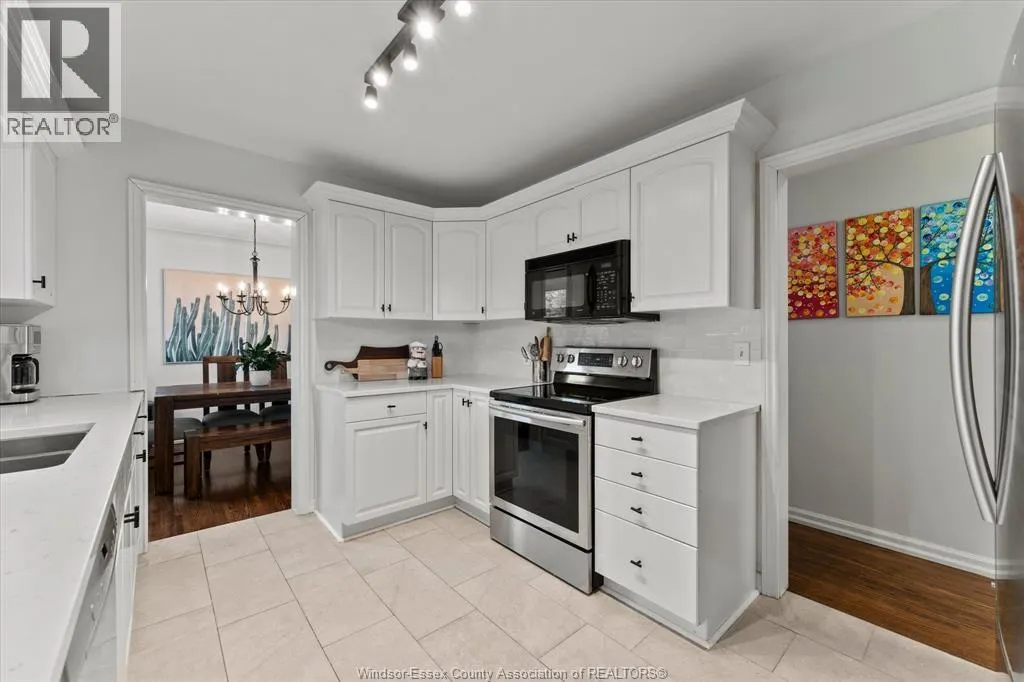 3425 Roxborough BOULEVARD