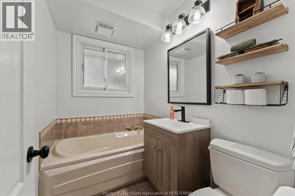 3425 Roxborough BOULEVARD