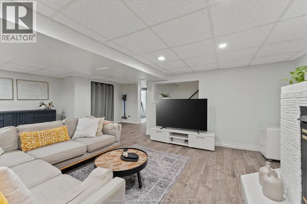 3425 Roxborough BOULEVARD