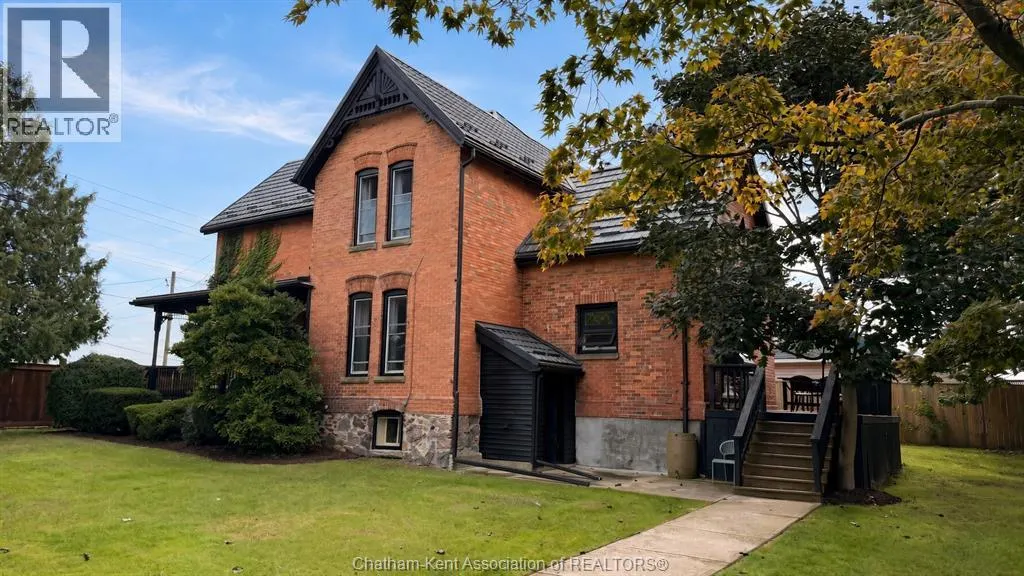 136 King STREET South