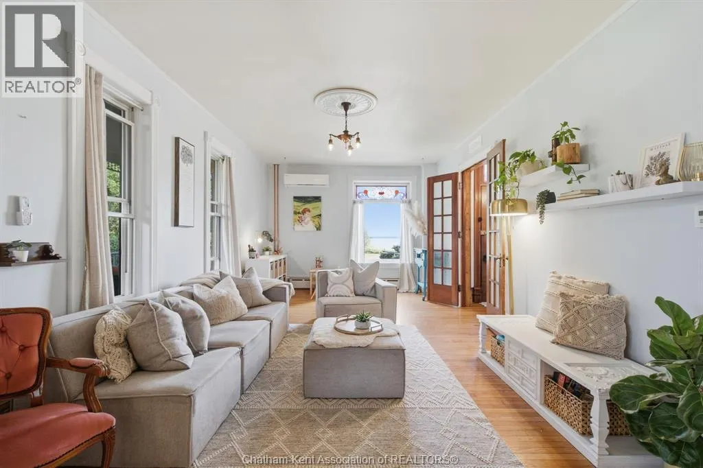 136 King STREET South