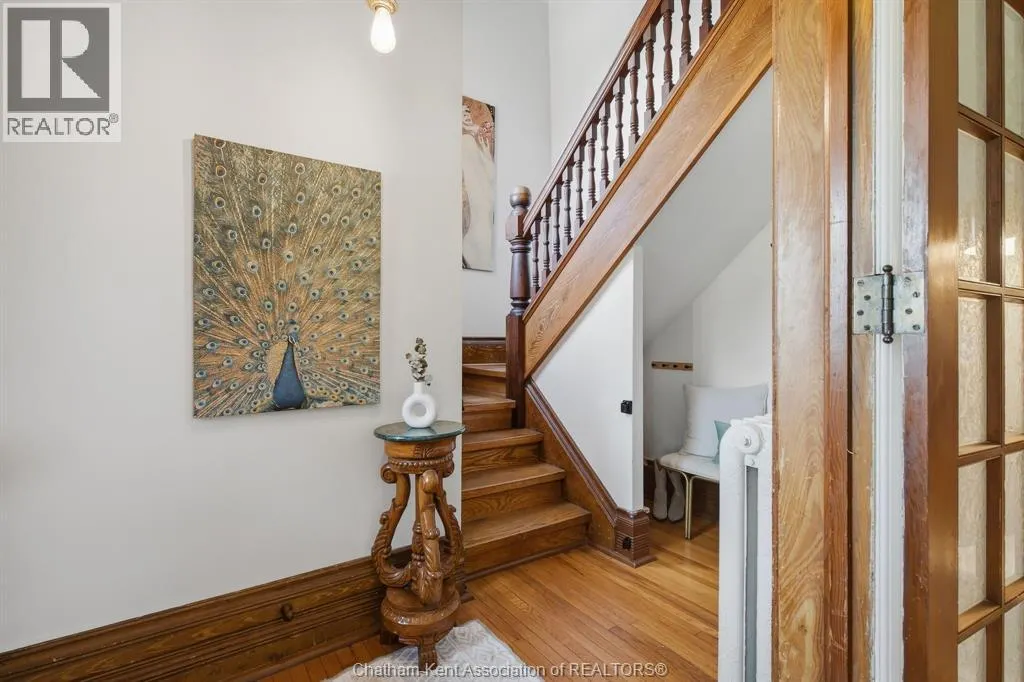 136 King STREET South