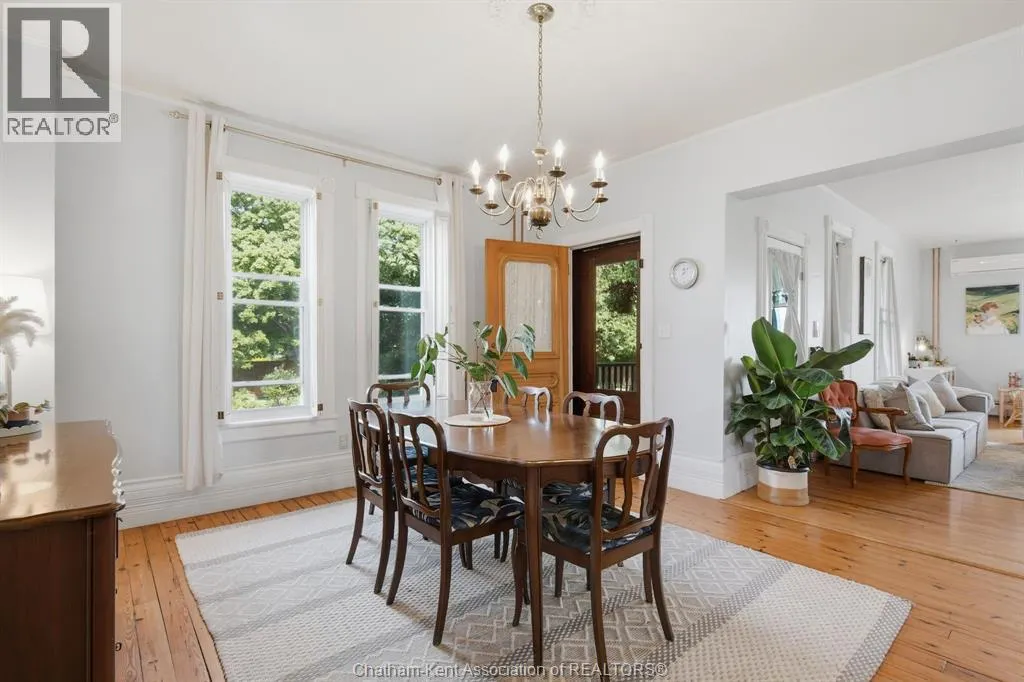 136 King STREET South