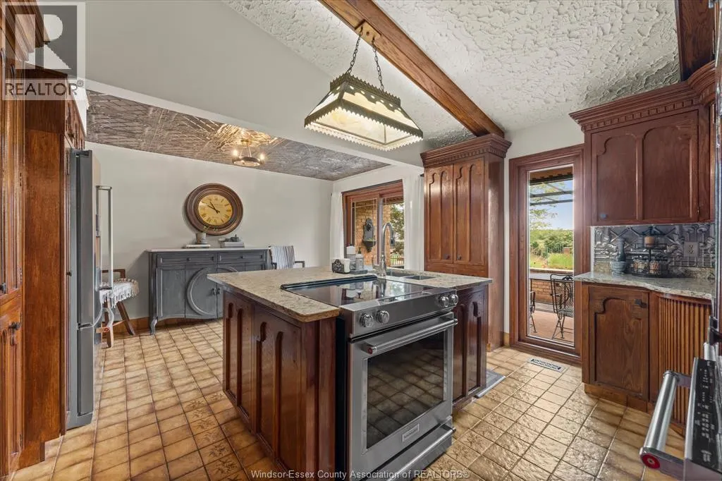 4913 4th CONCESSION RD E East