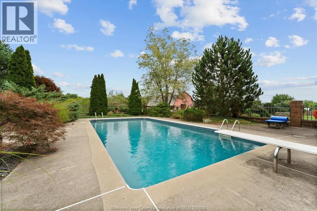 4913 4th CONCESSION RD E East