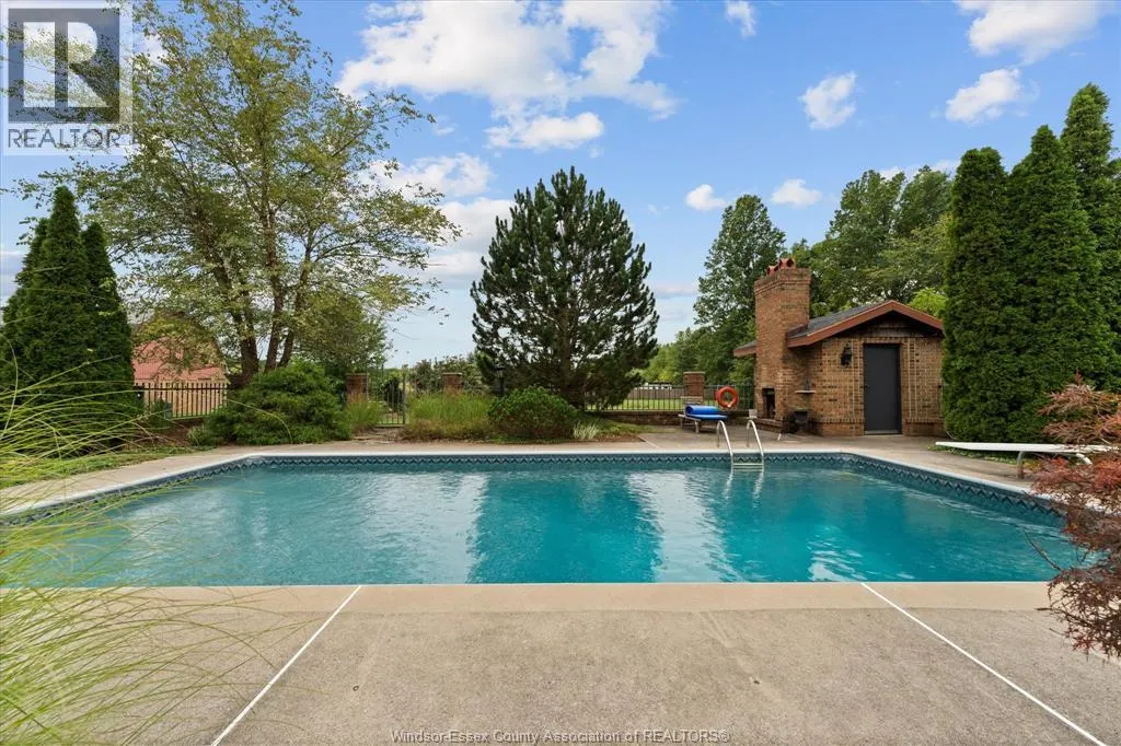 4913 4th CONCESSION RD E East