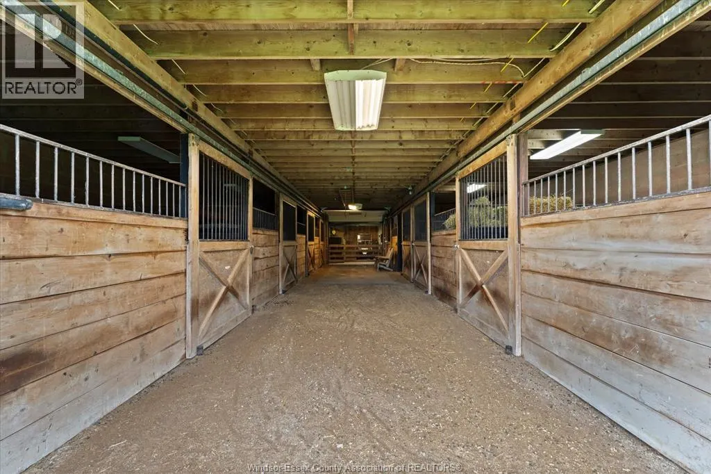 4913 4th CONCESSION RD E East
