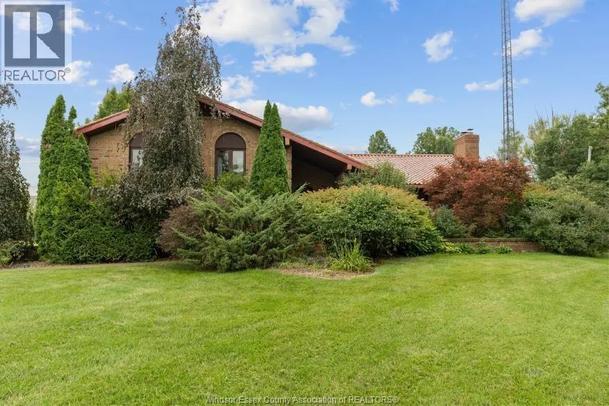 4913 4th CONCESSION RD E East