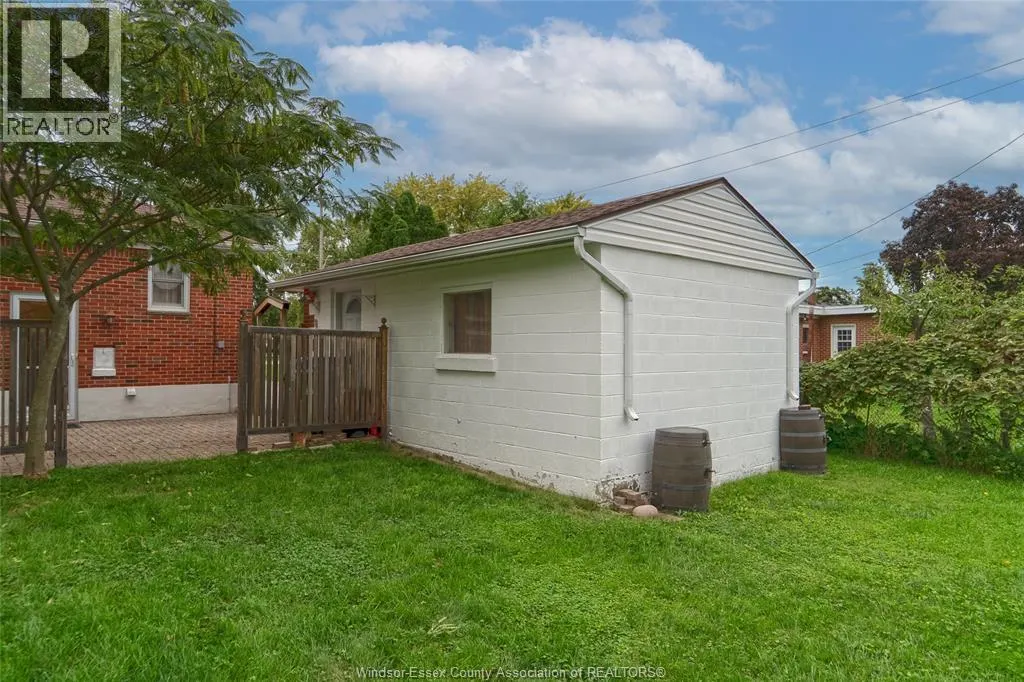 1051 Grand Marais ROAD West