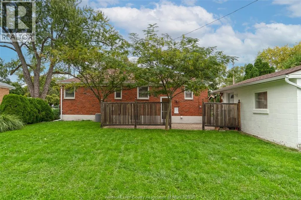 1051 Grand Marais ROAD West
