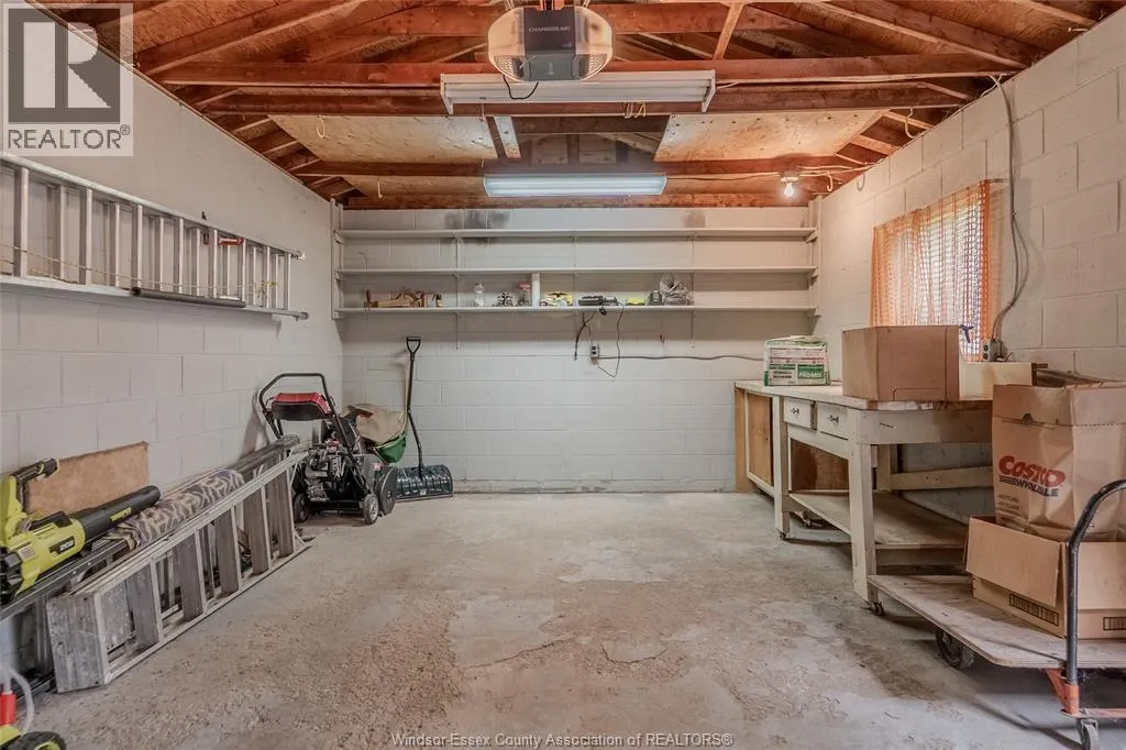 1051 Grand Marais ROAD West