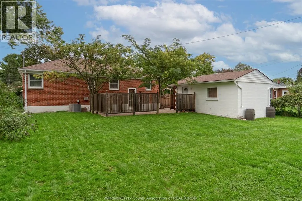 1051 Grand Marais ROAD West