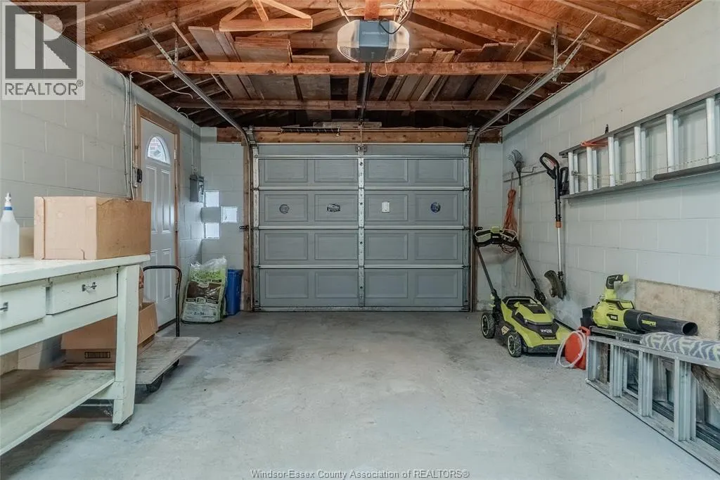 1051 Grand Marais ROAD West