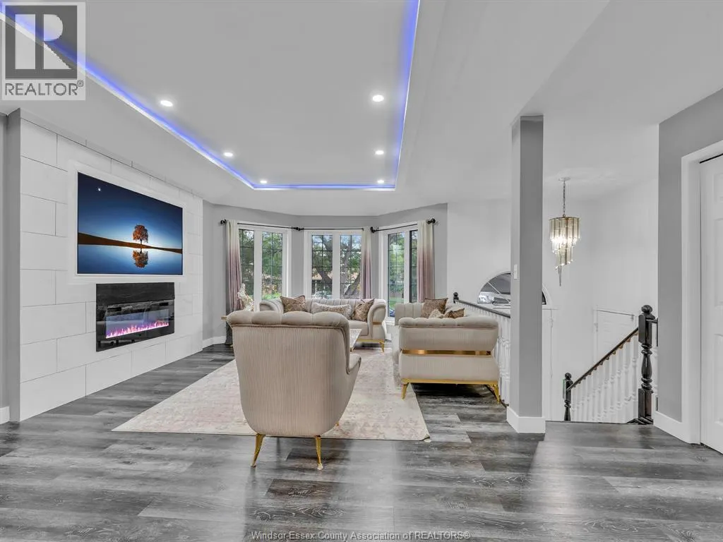 242 GEORGE CRESCENT