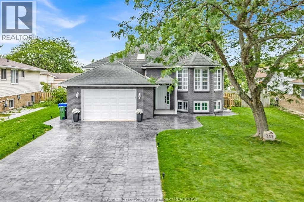 242 GEORGE CRESCENT