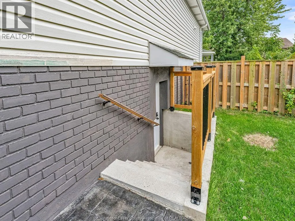 242 GEORGE CRESCENT