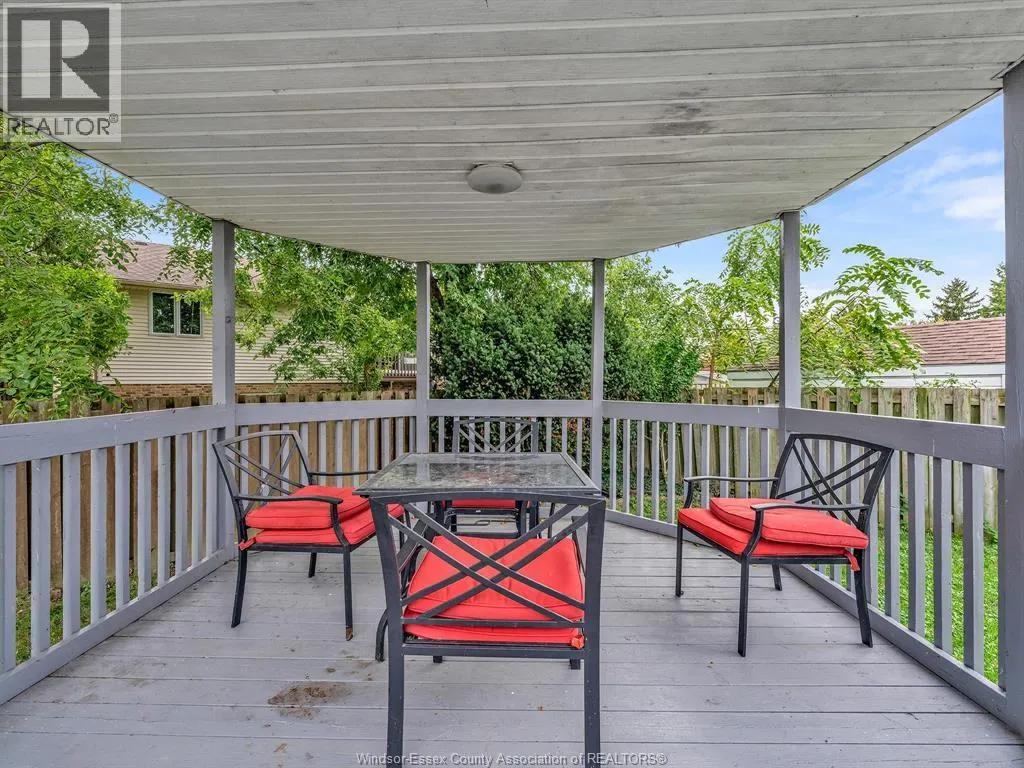 242 GEORGE CRESCENT