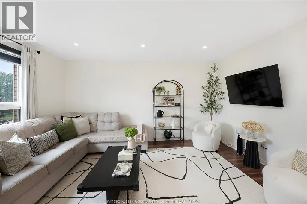 12589 HORWOOD CRESCENT
