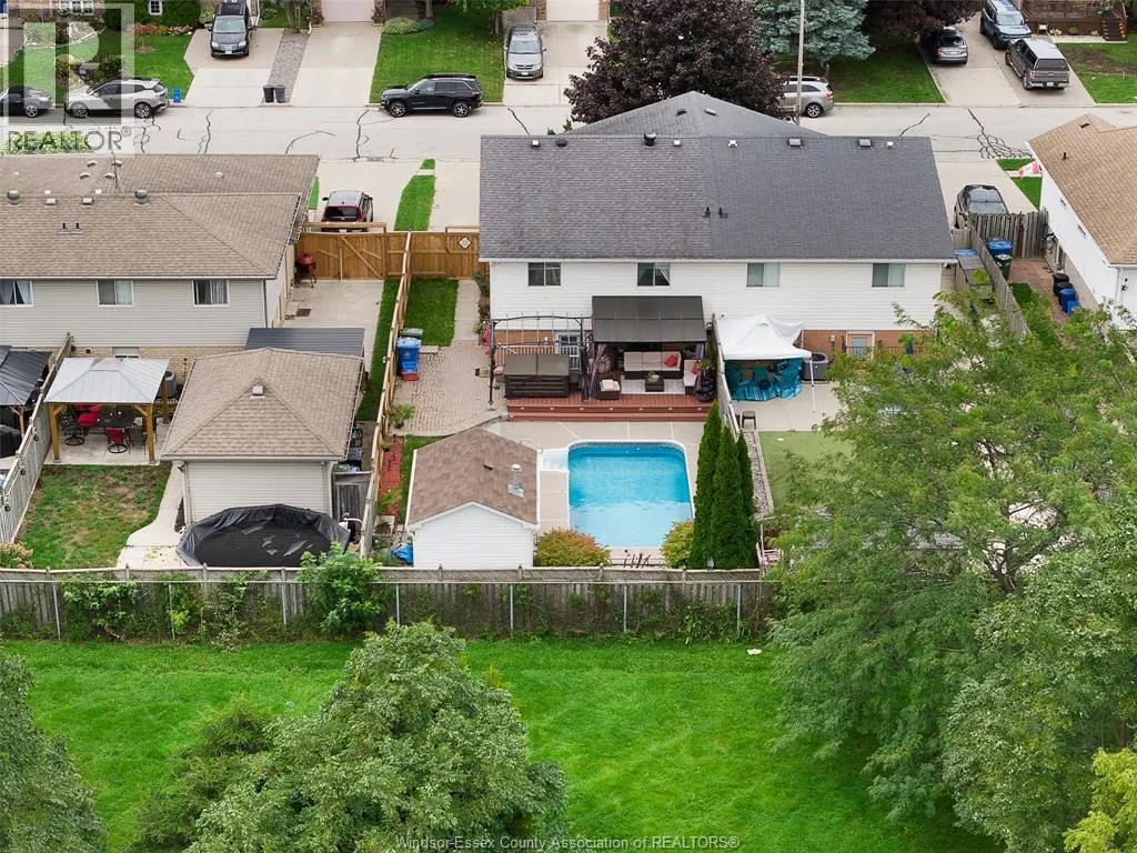 12589 HORWOOD CRESCENT