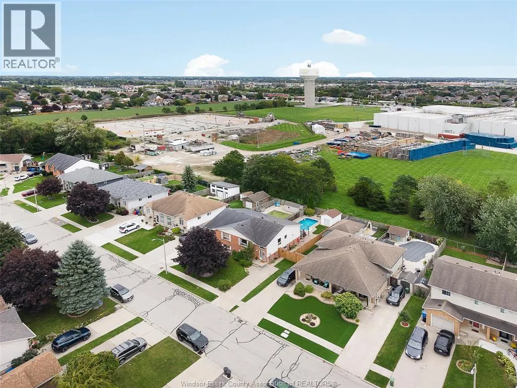 12589 HORWOOD CRESCENT