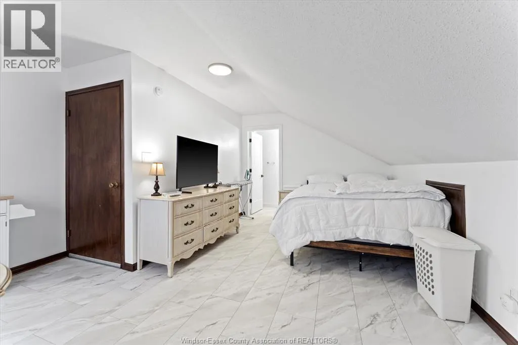 1467 GUILDWOOD CRESCENT
