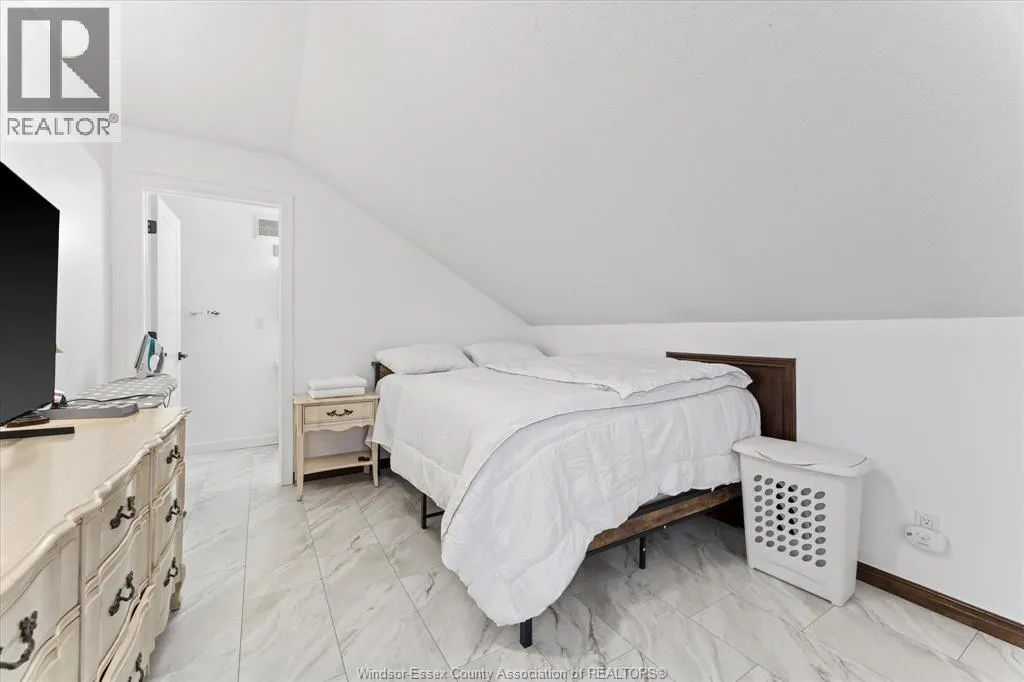 1467 GUILDWOOD CRESCENT