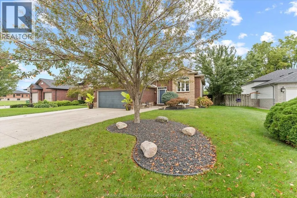 98 HAZEL CRESCENT