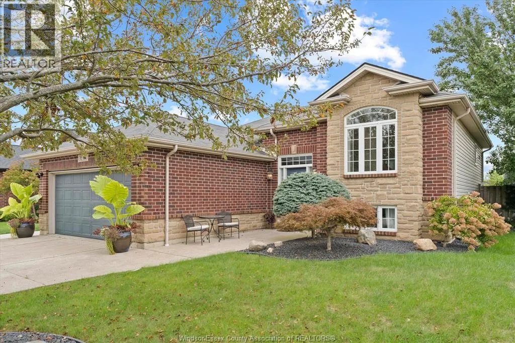 98 HAZEL CRESCENT