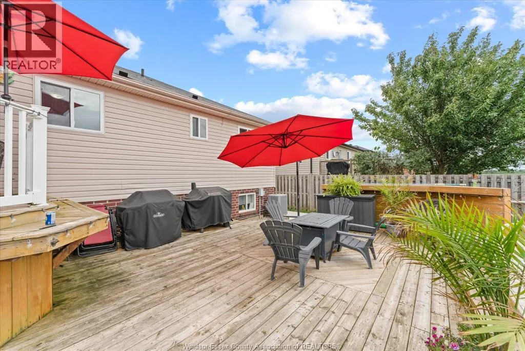 98 HAZEL CRESCENT