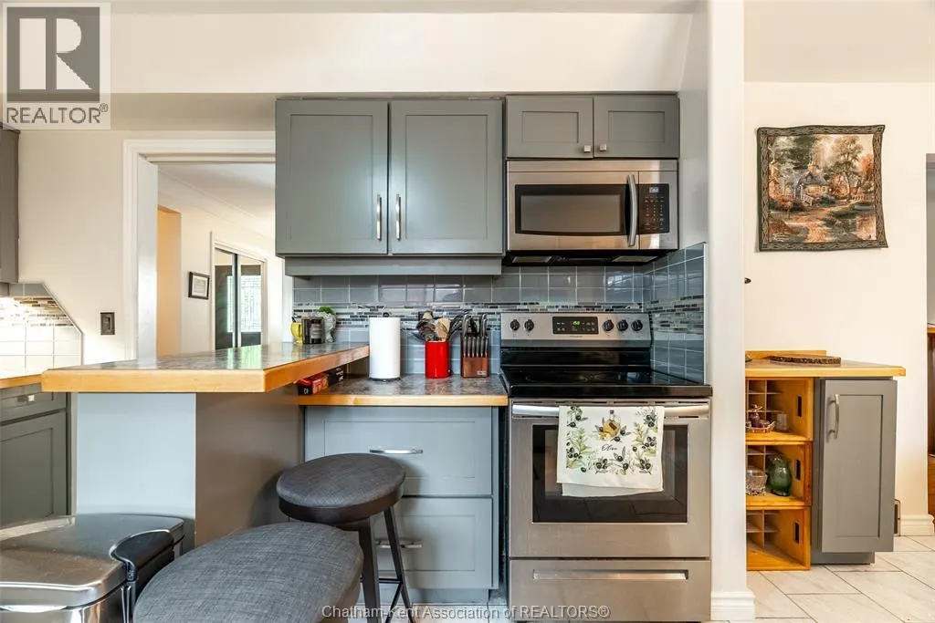 591 King STREET West