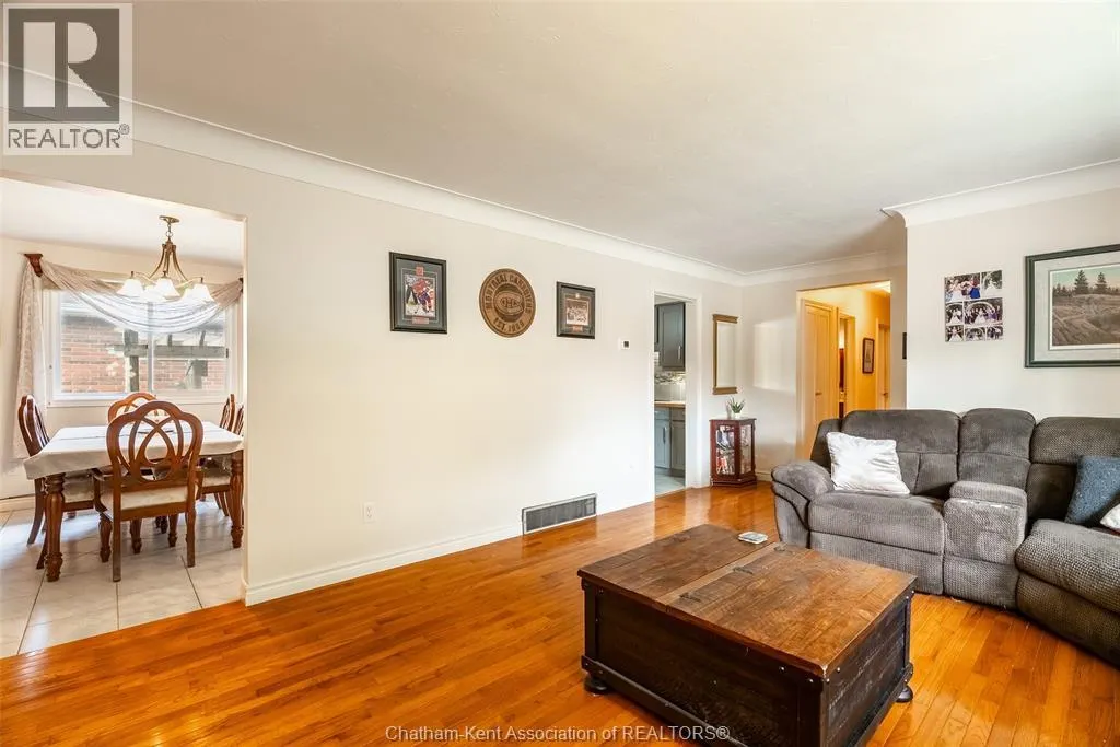 591 King STREET West