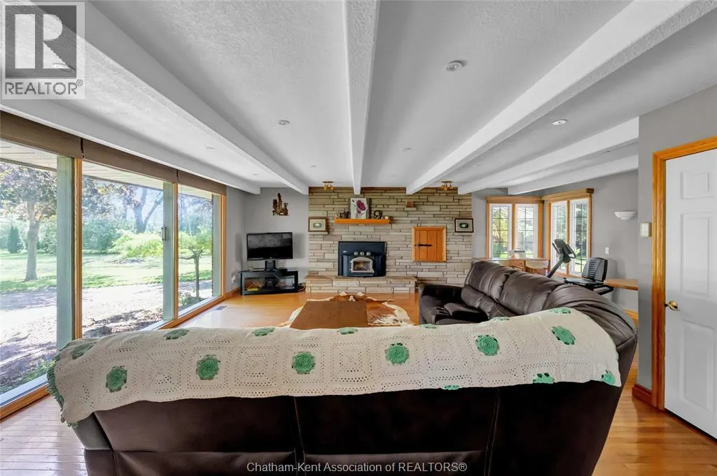 20928 Victoria ROAD