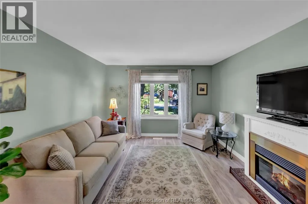 27 Marion AVENUE