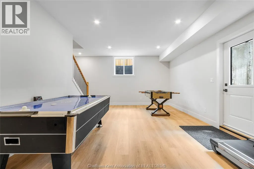 42 ROSEWOOD CRESCENT