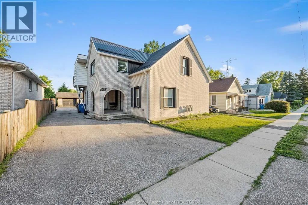 143 WELLINGTON STREET