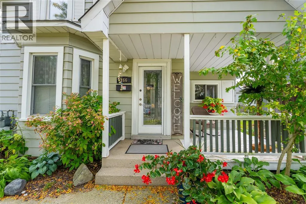 266 MACKENZIE STREET North