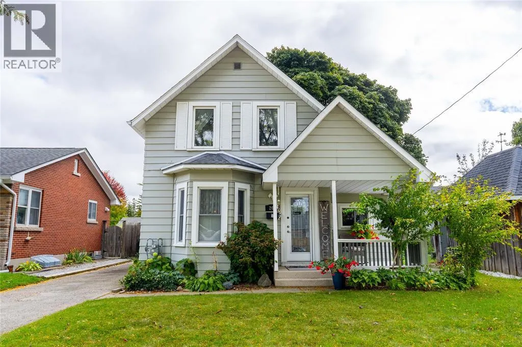 266 MACKENZIE STREET North