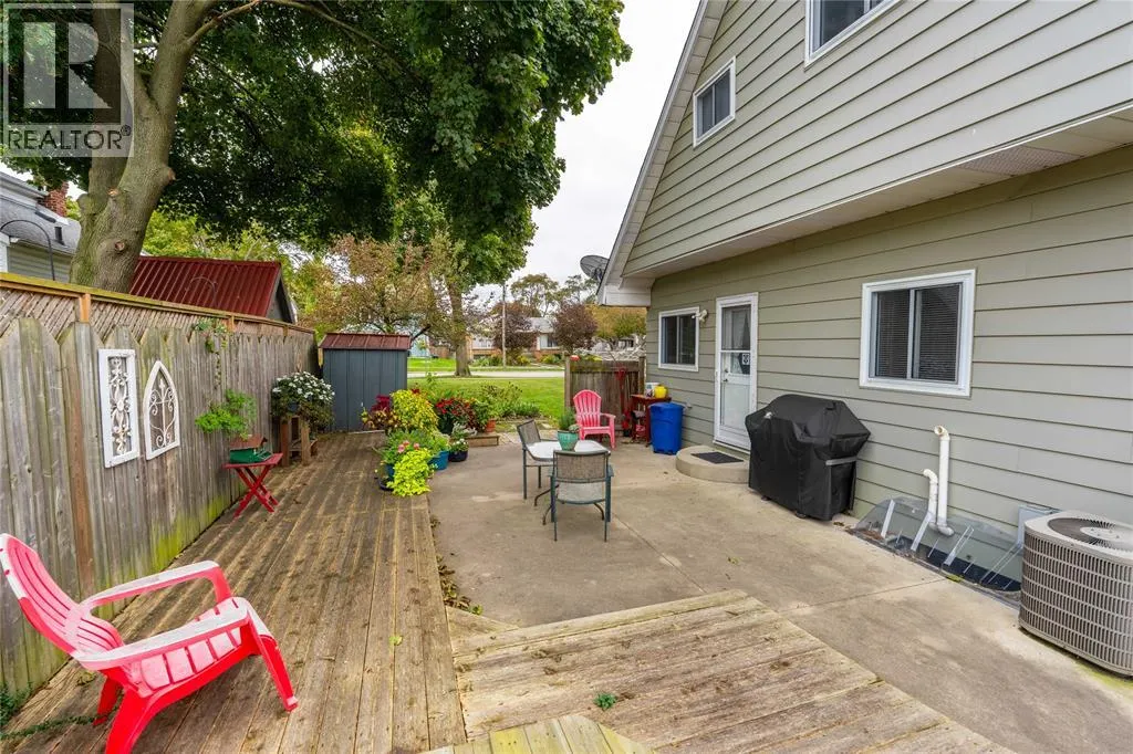 266 MACKENZIE STREET North
