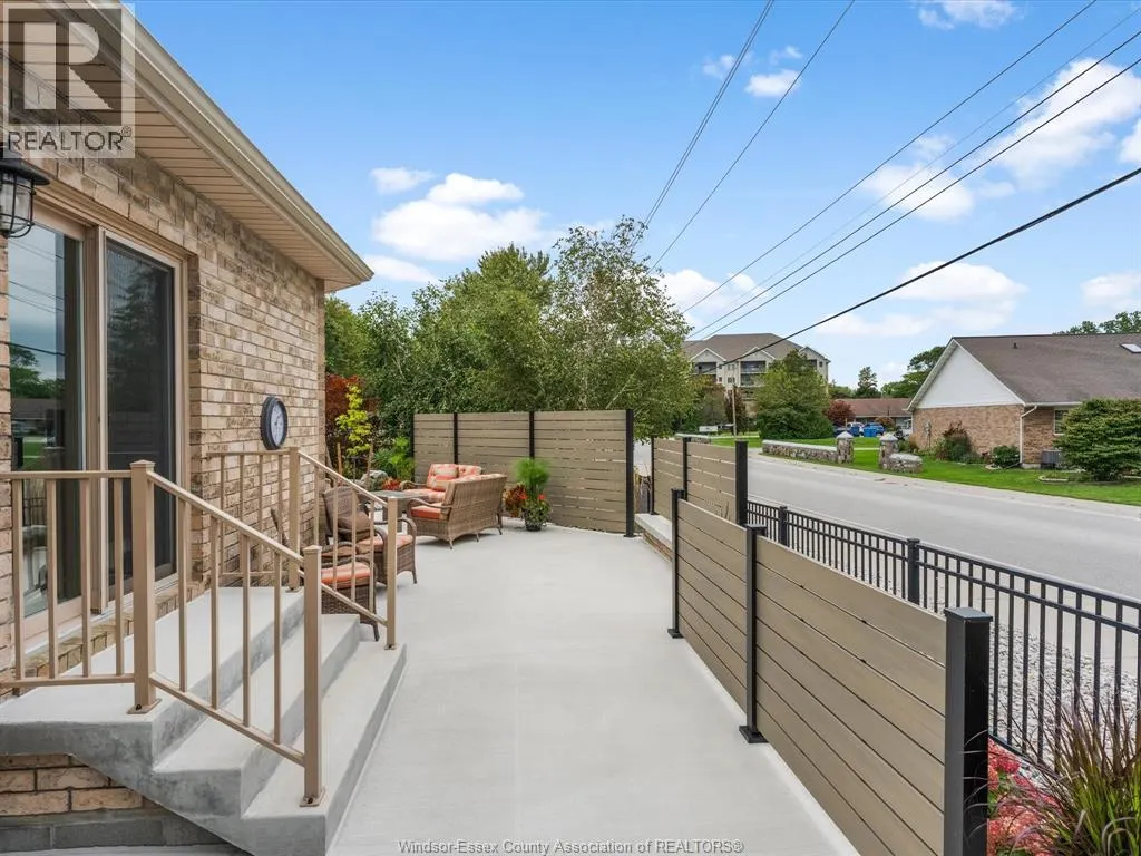 28 Mettawas LANE