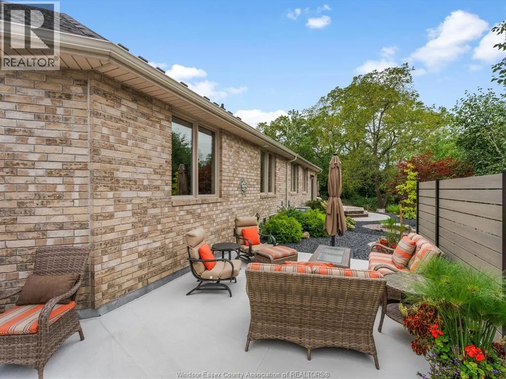 28 Mettawas LANE