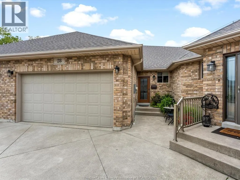 28 Mettawas LANE