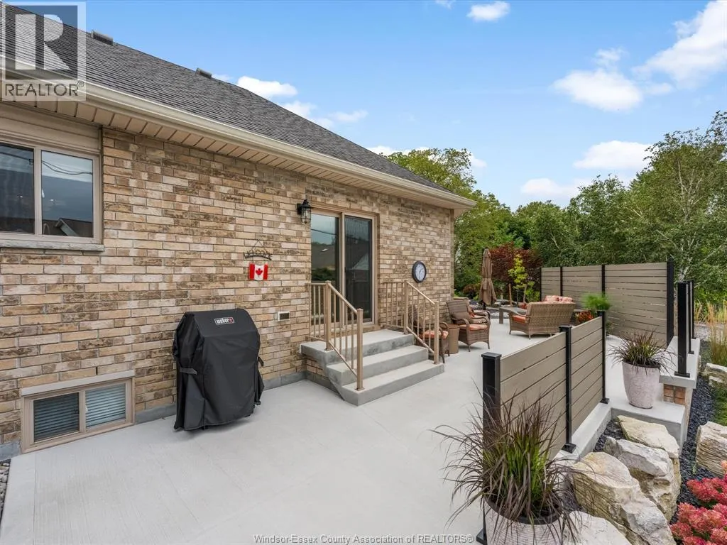 28 Mettawas LANE