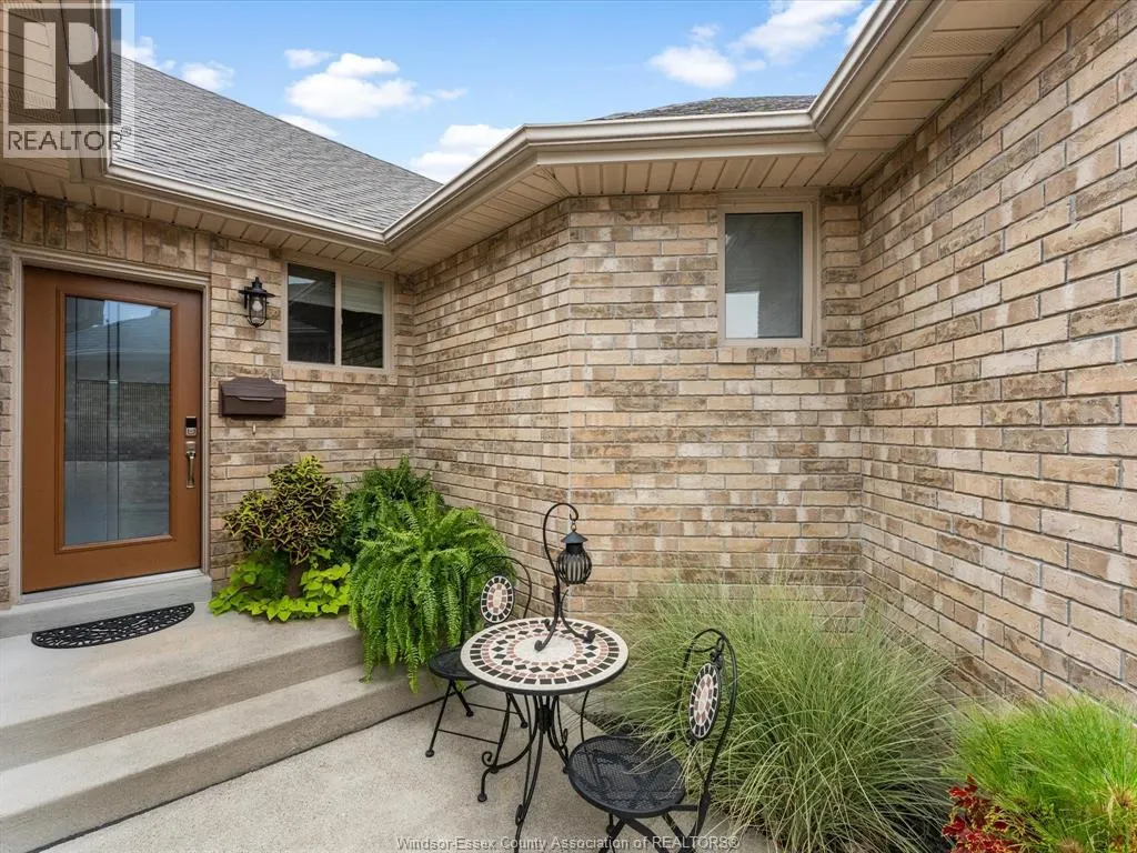 28 Mettawas LANE