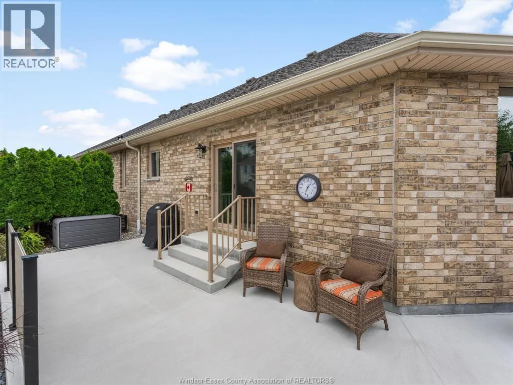 28 Mettawas LANE
