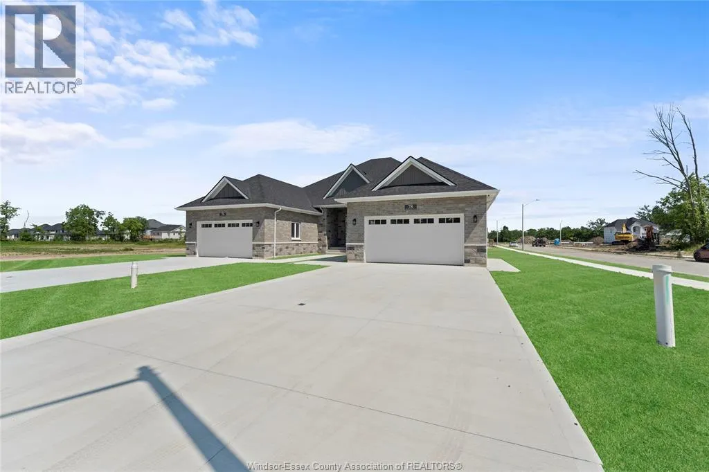 60 Redwood AVENUE
