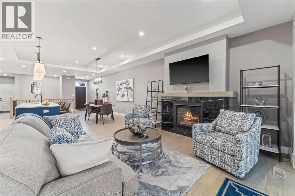 60 Redwood AVENUE