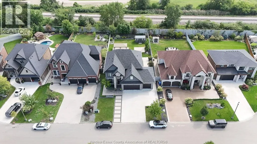 226 RAFIH CRESCENT
