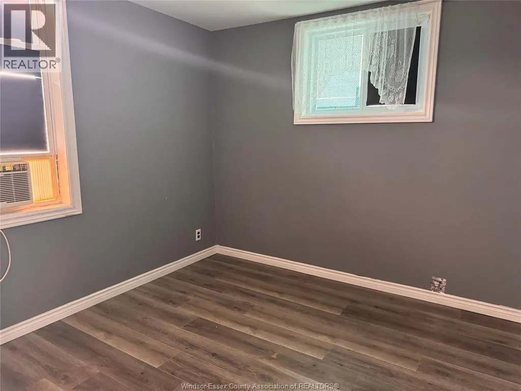 58 Talbot STREET North Unit# 2
