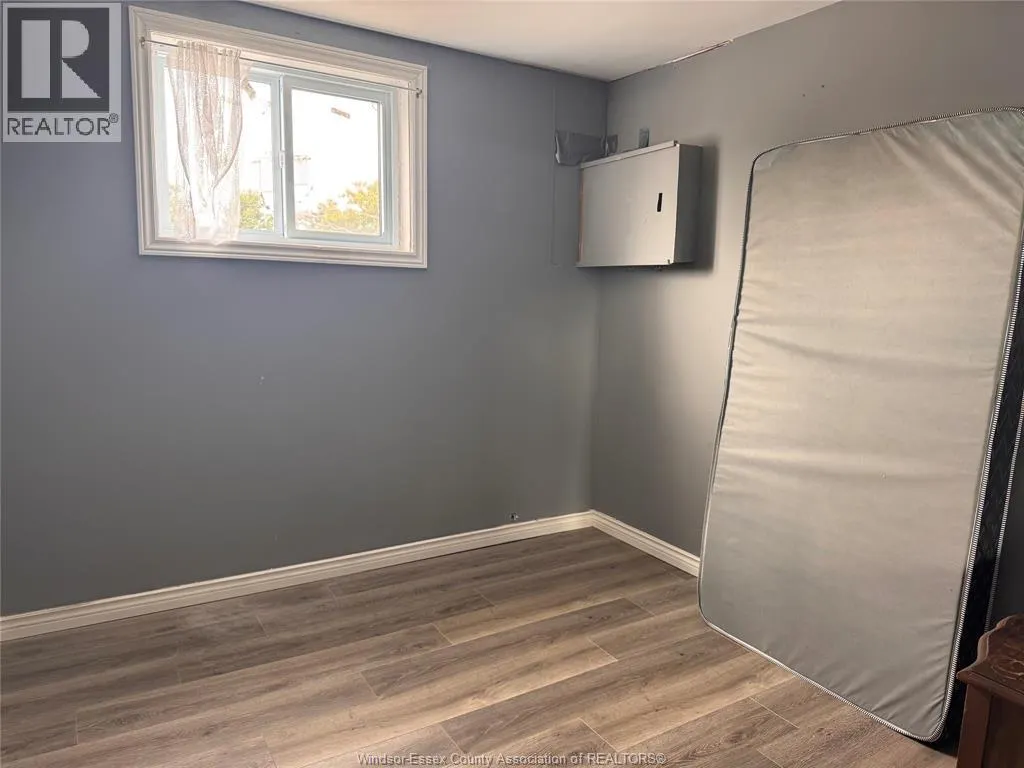 58 Talbot STREET North Unit# 2